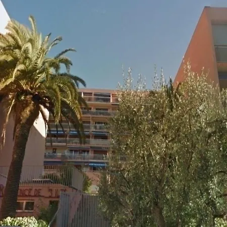Trois Iles 6 *